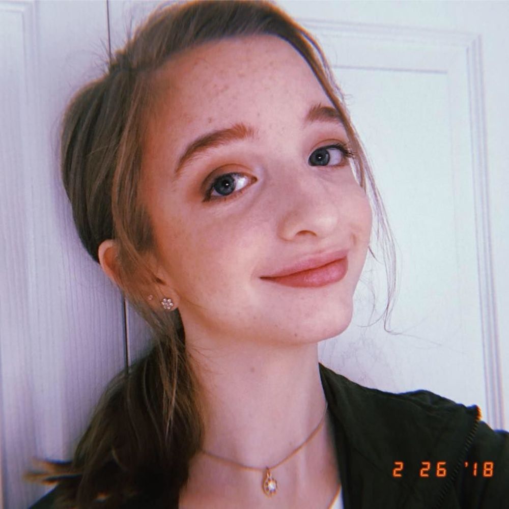 Meet your Posher, Adria